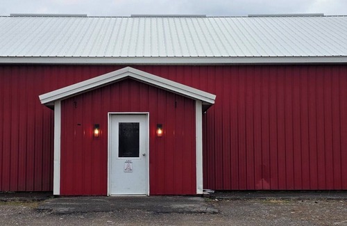 Sodus House | Sawyers Barn dominium w/Hot tub