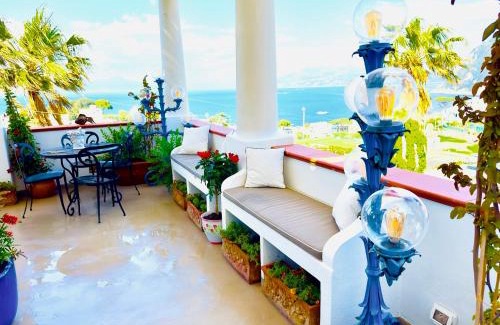 Marina Grande Bed & Breakfast | Scala Fenicia 14 by CapriRooms