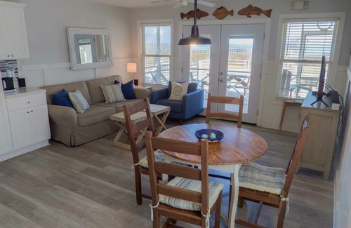Cape San Blas Cottage | Scallop Cove #4 - Sunshine Daydream - Bayfront, Pet Friendly, Save 15% on 25' Bookings!