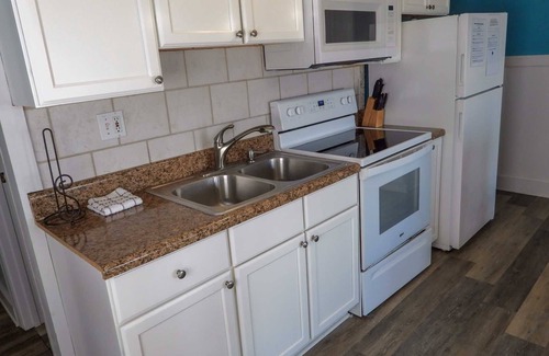 Cape San Blas Cottage | Scallop Cove #5 - The Blue Tortuga - Bayfront, Pet Friendly, Save 15% on 25' Bookings!