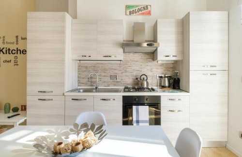 Saragozza-Porto Apartment | Scandellari Apartments, Style & comfort - Stairs access only