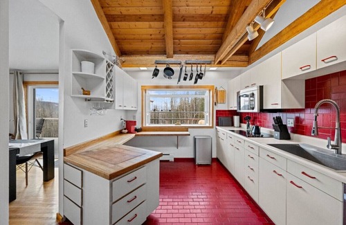 Fairbanks House | Scandinavian Aurora Villa