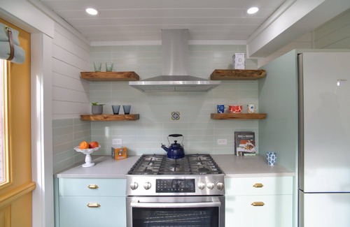 Winslow House | Scandinavian Cottage by the Sea - Close Walk to Ferry and Town