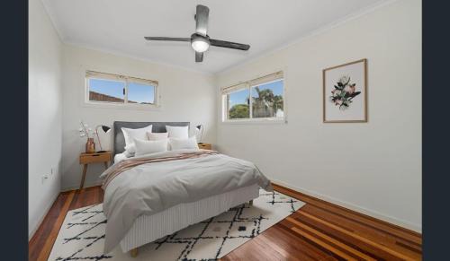 Redcliffe Apartment | Scarborough Private Accommodation B
