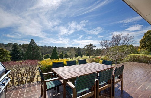 Blackheath House | Scarlett's Place - Golf Retreat, 4 Bedroom, 2 Bathroom, Sauna, BBQ, Deck, Accessible