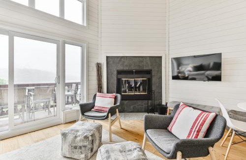 Mont-Tremblant House | Scenic Condo Overlooking Mont Tremblant and the Lake