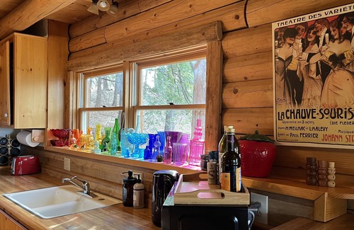 Pine Cove Cabin | Scenic Hillside Retreat: Vintage Log Cabin & Forest Retreat