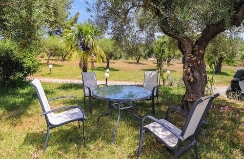 Kriopigi Apartment | Scenic Kriopigi Getaway - Cozy Anna-maria Apartment for 4