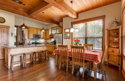 Leander House | Scenic Luxury Home - Hollows Resort & Marina, Lake Travis, 4 Pools