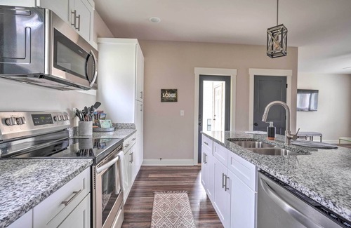 Lookout Valley Neighborhood Association House | Scenic Mtn Retreat w/Wooded Backyard + Fire Pit!