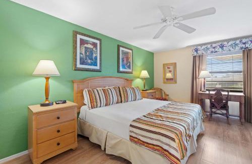 Park Shore House | Scenic Resort Views From This 3rd Floor Deluxe Condo