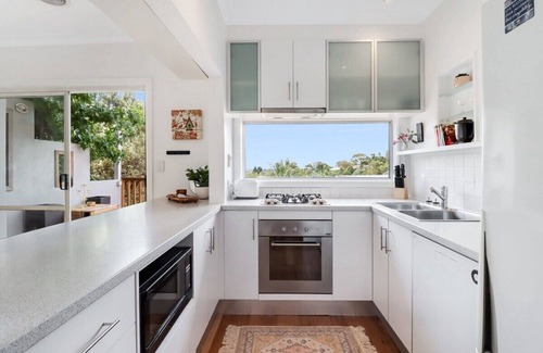 Highton House | Scenic Serenity Large Family Home in Geelong