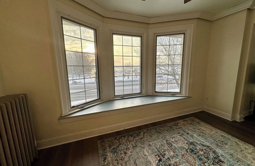 Ecorse Apartment | Scenic Waterfront Unit With Free Parking For Boats And Vehicles.