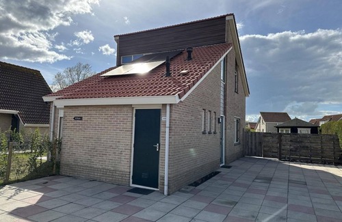 Breskens House | Scheldeveste type Schelde is a spacious detached bungalow for 6 persons with a spacious garden. With approx. 112m2 of living space, you have a lovely living room and open kitchen.