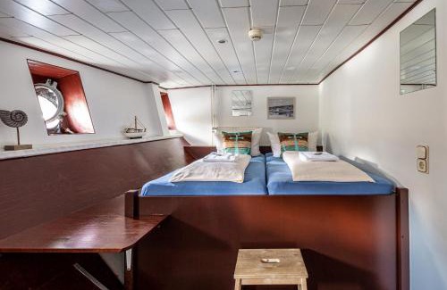 Leipziger Vorstadt Boat Rental | Schiffsherberge Pöppelmann