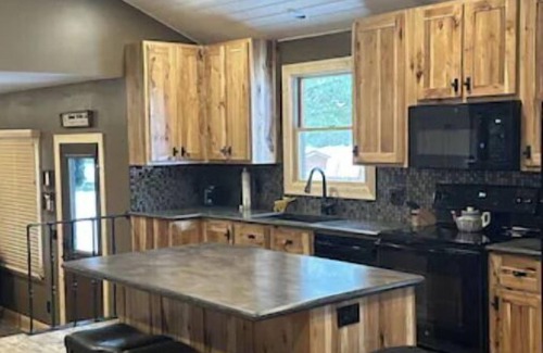 Mecosta House | School Section Lake Cozy Cabin