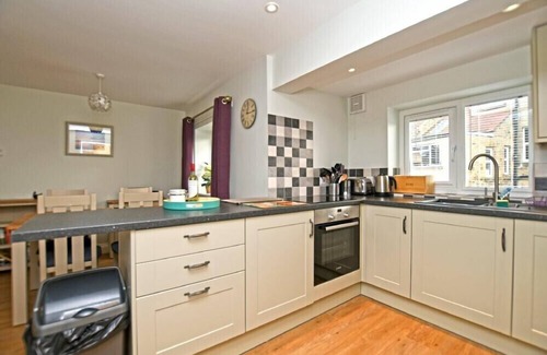 Alnmouth Cottage | SCHOONER COURT NO1, pet friendly, country holiday cottage in Alnmouth