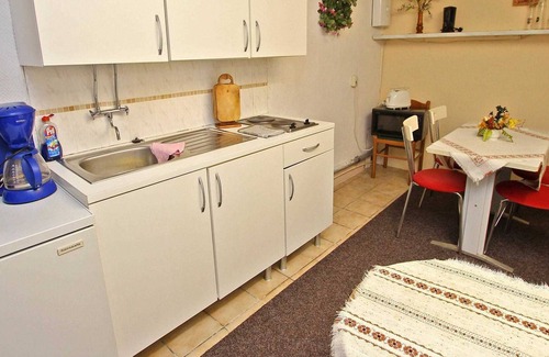 Malchin Apartment | SCHW 1052 - room 2 - fitter's room Malchin SCHW 1050