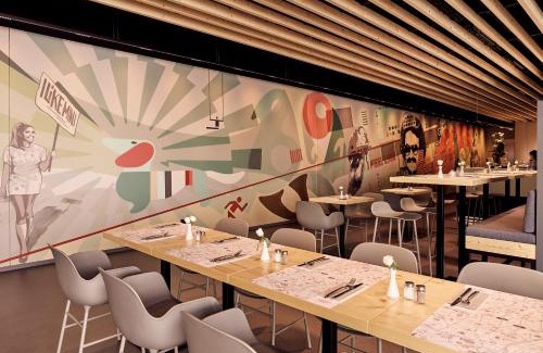 Schwabing-Ost Hotel | Schwabinger Wahrheit by Geisel