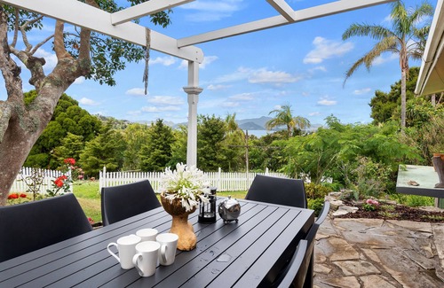 Parua Bay House | SCOTT HOUSE - TAMATERAU HOLIDAY HOME in Abel Tasman National Park