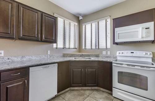 Scottsdale Links Resort | Scottsdale Links Resort-2 BEDROOM 1 KING 1 QUEEN SUITE HEARING ACCESSIBLE