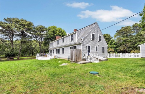 Cataumet House | Scraggy Neck 5-Bedroom Ocean View Retreat