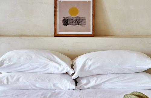 Montauk Hotel | Screen-Free Accommodation! Yoga Classes, Pool, Free Parking and Breakfast!