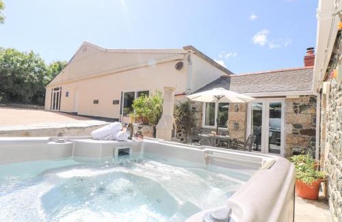 Mullion House | Scrumpy