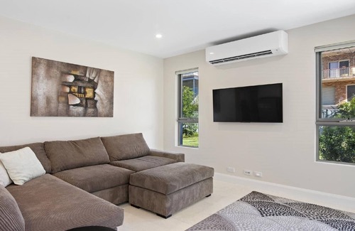 Copacabana Apartment | SEA BREEZE | Accom Holidays