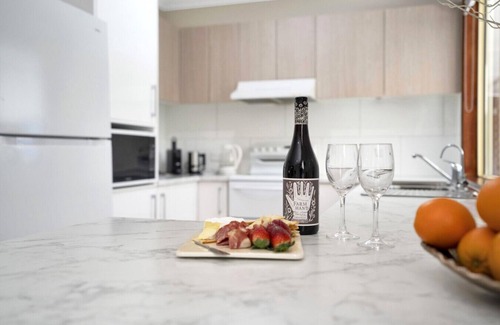 Mudjimba House | Sea Breeze Cottage at Mudjimba - Pet friendly