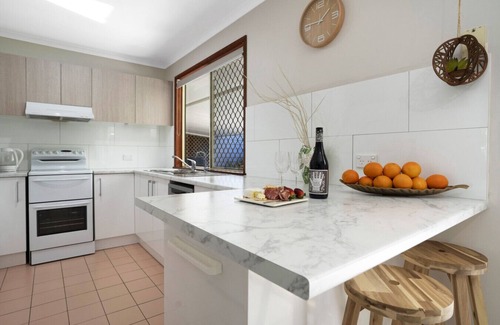 Mudjimba House | Sea Breeze Cottage at Mudjimba - Pet friendly