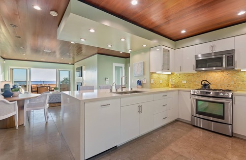 Summerland House | Sea Breeze in Summerland