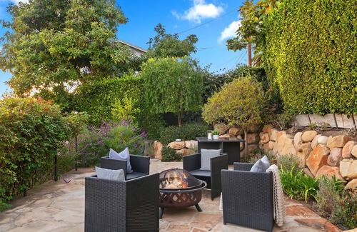 Summerland House | Sea Breeze in Summerland