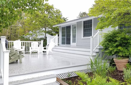 East Harwich House | 'Sea Chalet' ~Special Peace of Cape Cod, Adj to Bike Path, AC and Fish pond