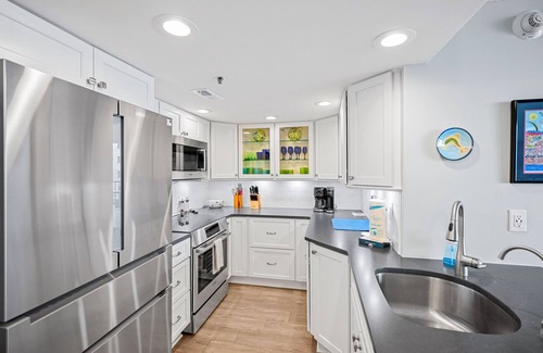 Bethany Beach Condo | Sea Colony Ocean condo with shared pools, hot tubs, beach access & balcony