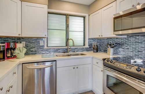Kapaa Condo | "Sea Gem" a Oceanfront Condo at Lae Nani 515