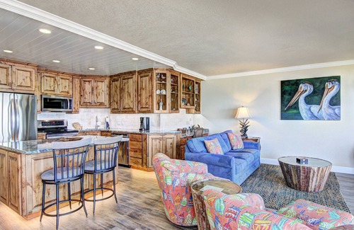 Port Aransas Condo | Sea Gull #806: Beachfront 2 Bedroom 2 Bathroom With Spectacular Views and 24 Hour Management