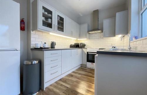 Scarborough House | Sea La Vie - 6 St Marys Walk - 2 Bed Cottage Old Town Scarborough