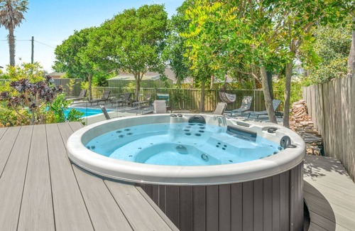 Culburra Beach House | Sea La Vie - Pet Friendly with Fireplace and Swimming Pool & Spa