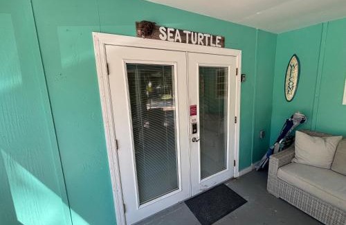 Bonita Shores Apartment | Sea Turtle - Fresh Spacious Cottage W&D Kit 1.3 Mi to Beach
