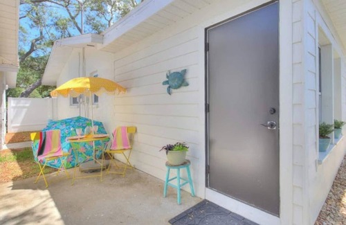 Largo Apartment | Sea Turtle-Guest Suite