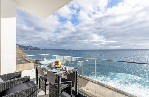 Gaula Apartment | Sea View Balcony by Madeira Sun Travel