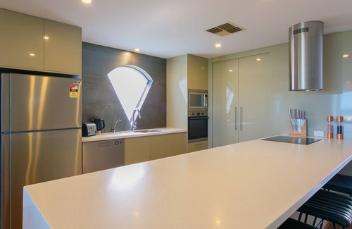West Beach House | Sea View/Family/Beach Access/4 Bed/3 Bath
