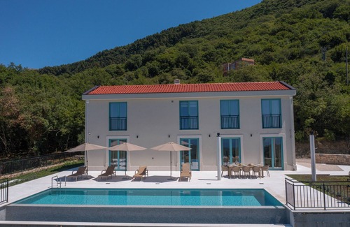 Maini Villa | Sea View Family Villa in Montenegro – Private Pool, Nature & Peace