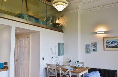 Rhydyfelin House | Sea View
