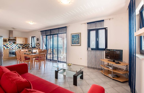 Ravni House | Sea-View Holiday Home, Ravni
