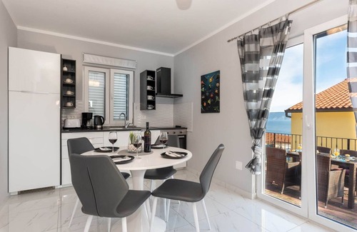 Ravni House | Sea-View Holiday Home, Ravni