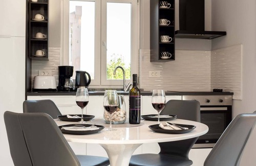 Ravni House | Sea-View Holiday Home, Ravni