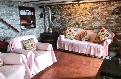Calheta House | Sea-view house in Fajã da Ovelha with garden and terrace