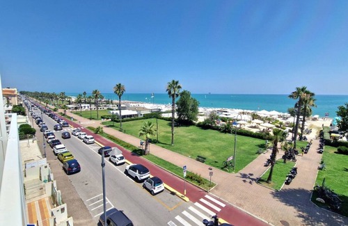 Porto Sant'Elpidio Apartment | [SEA VIEW] Raffinata Dimora Wi-Fi Clima